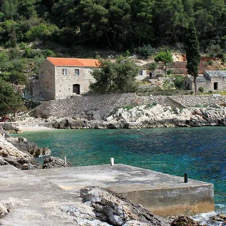 Secluded Fisherman's Cove Skozanje, Hvar - 18887 *